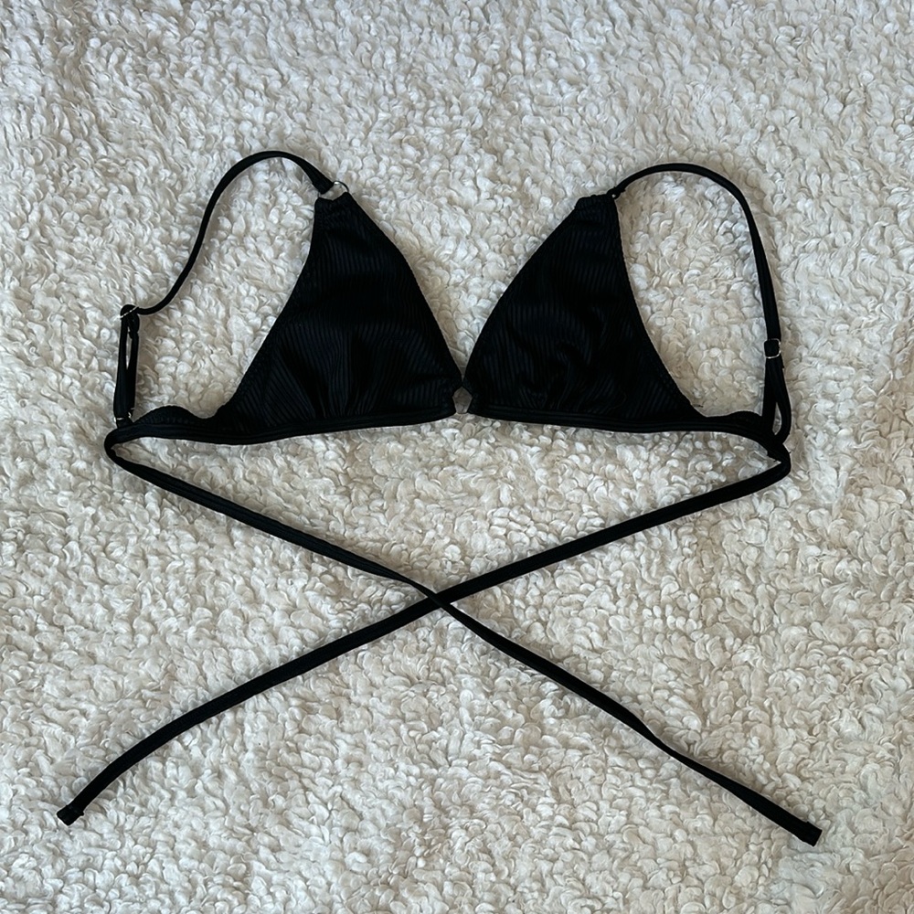 Black bikini top